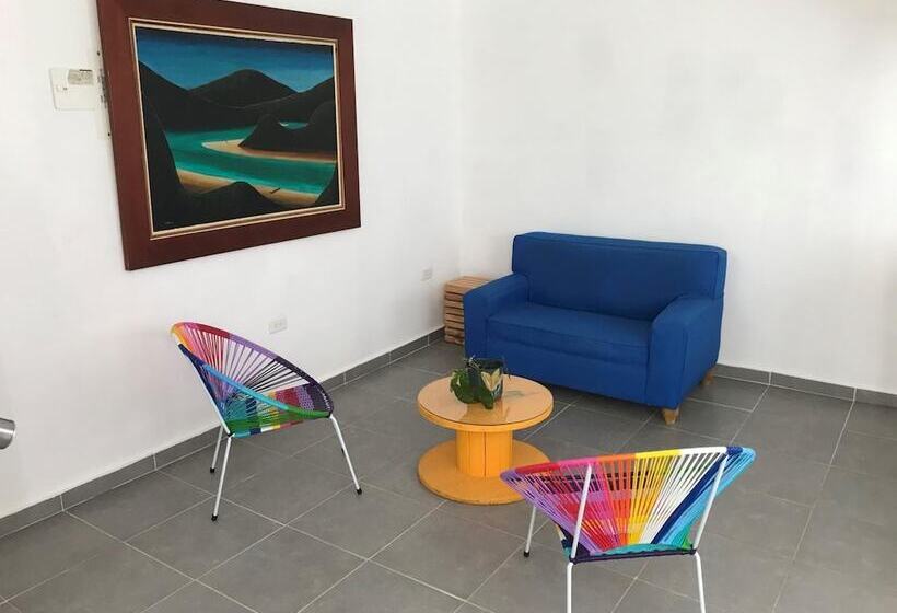 هتل Posada La Casa De Majo