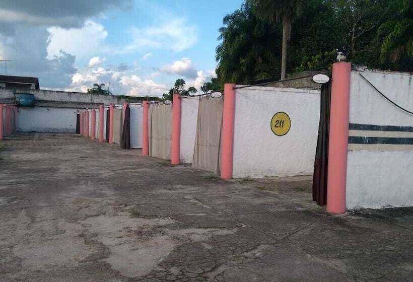 فندق Pousada Tropical   Adults Only