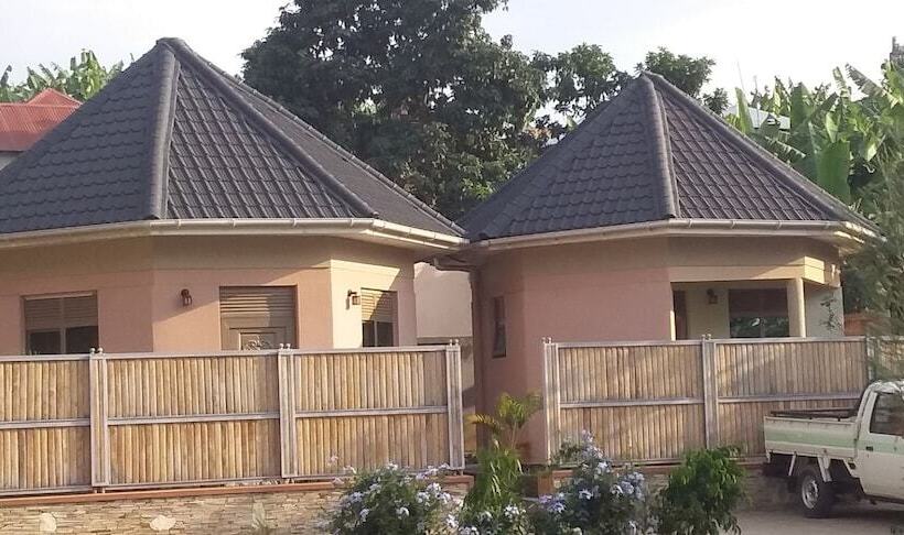 هتل Senevin Gardens