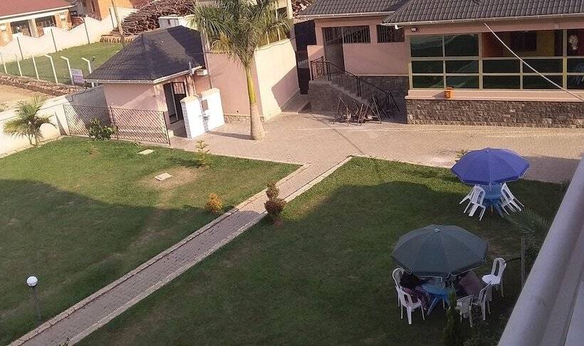 هتل Senevin Gardens