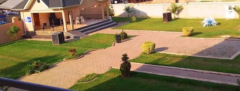 هتل Senevin Gardens