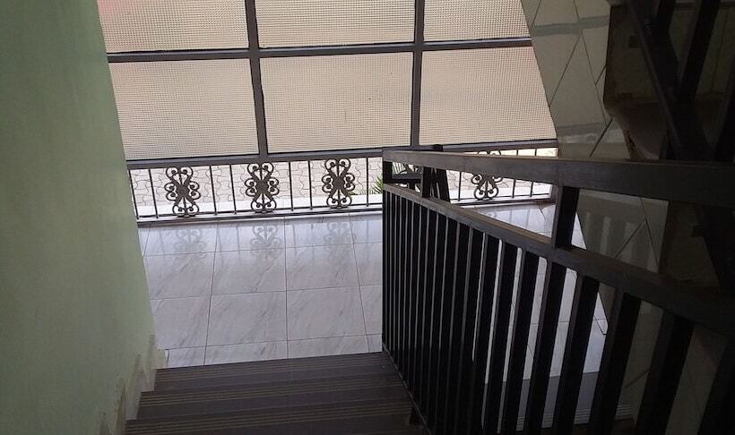 هتل Senevin Gardens