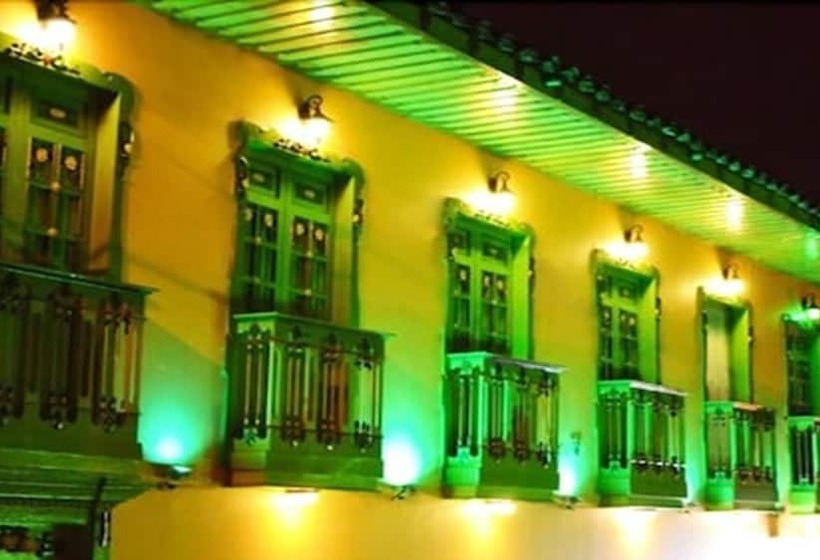 هتل Sueño Dorado