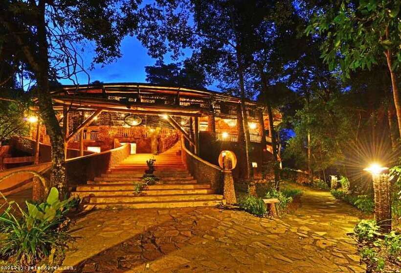 هتل The Rainforest Geo Lodge
