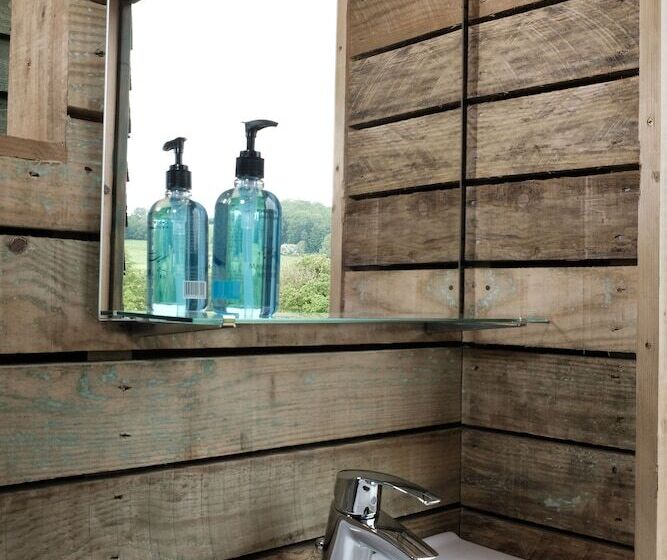 酒店 Valley Camping At The Wheatsheaf