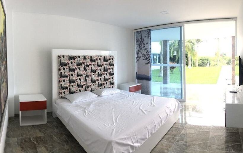 Отель Waja San Alejo