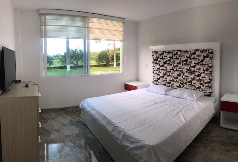 Отель Waja San Alejo