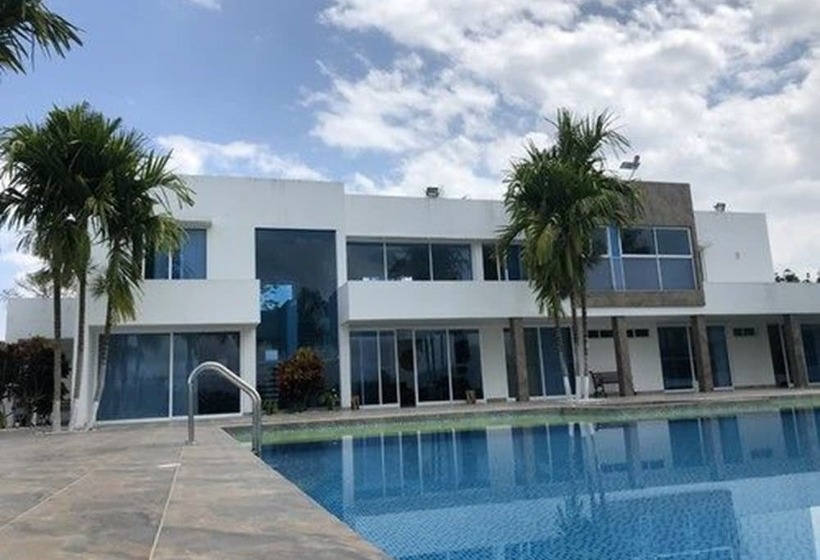 Отель Waja San Alejo