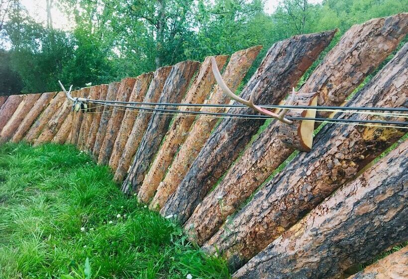 فندق Wild Caribou S Wildwood Cabin