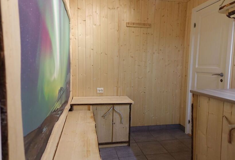 فندق Wild Caribou S Wildwood Cabin