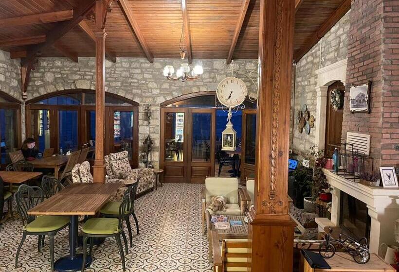 Lavantali Konak  Taşev Otel Ve Restoran