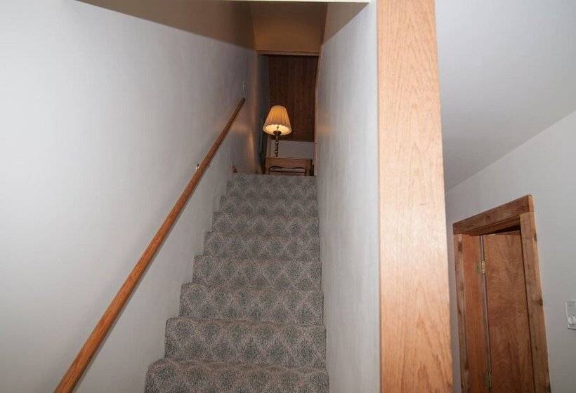 Northwoods A4 Huckleberry Hideaway