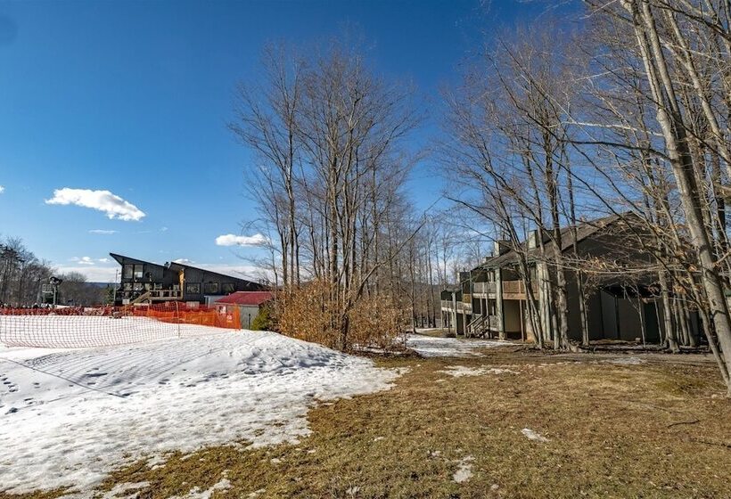 Northwoods A4 Huckleberry Hideaway