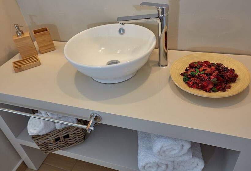 Olivia Sports And Sea