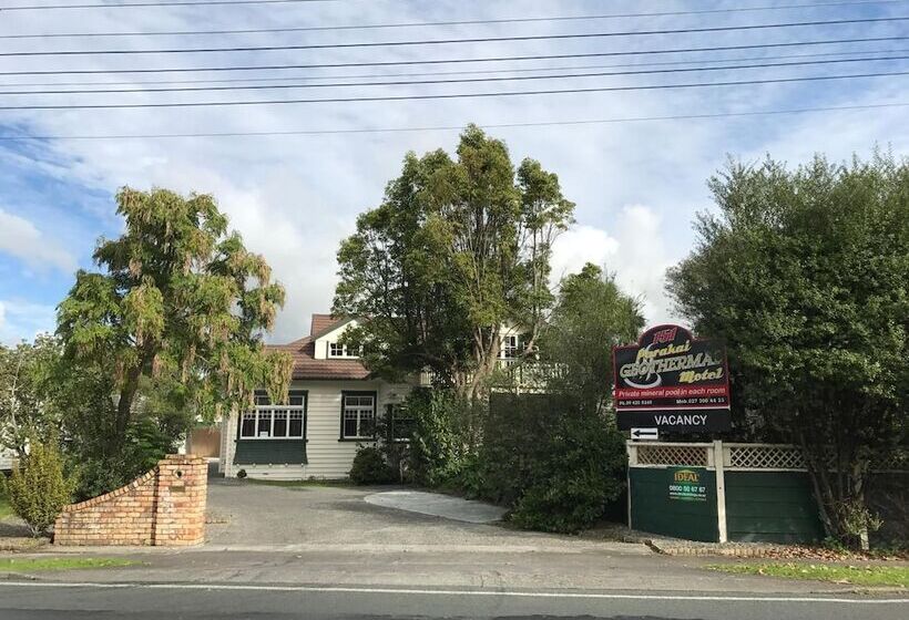Parakai Geothermal Motel