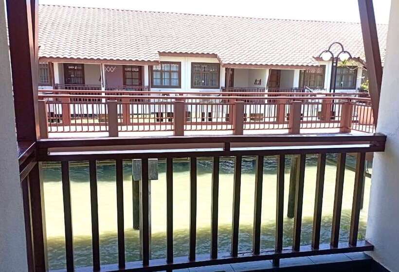 Пансион Alpine Lxpd Water Chalet