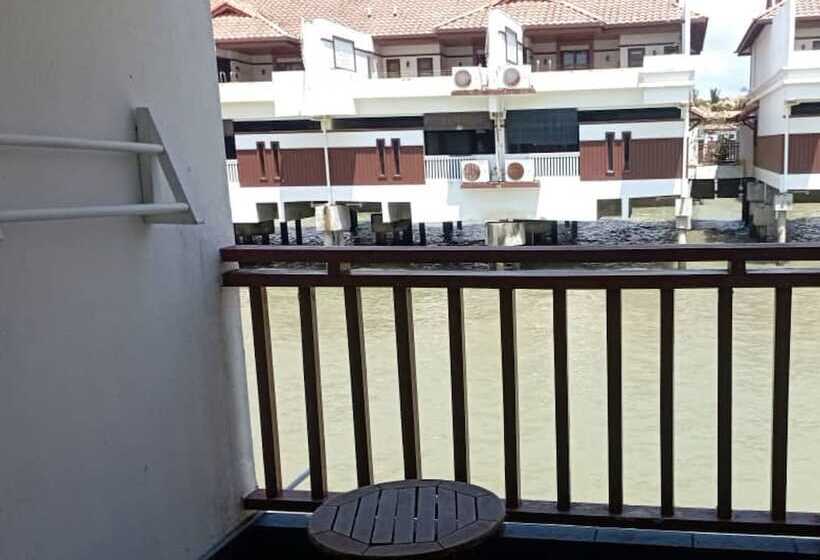 پانسیون Alpine Lxpd Water Chalet