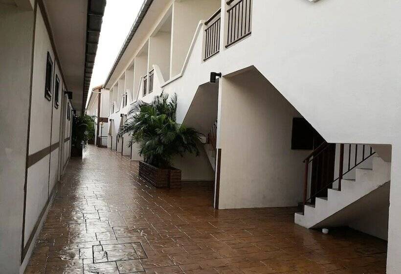 Пансион Alpine Lxpd Water Chalet