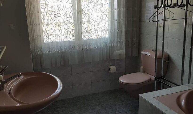 Пансион Blue Shield House