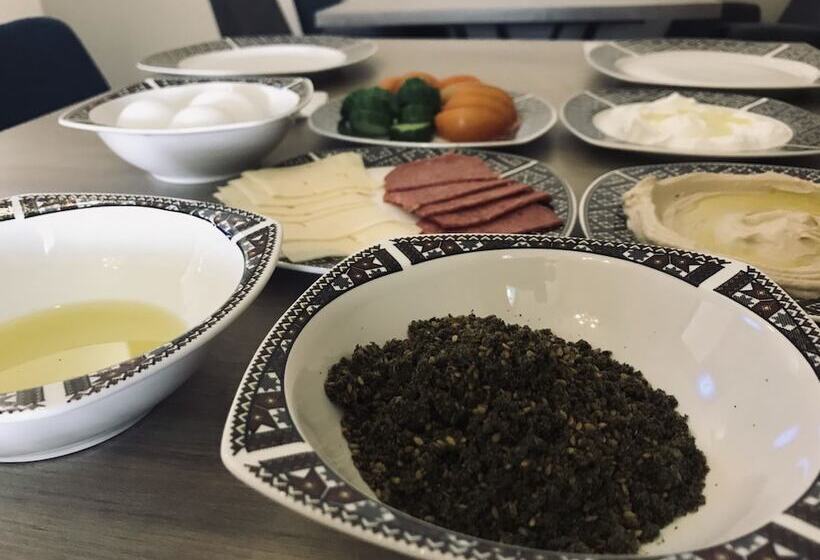 پانسیون Eli Guest House