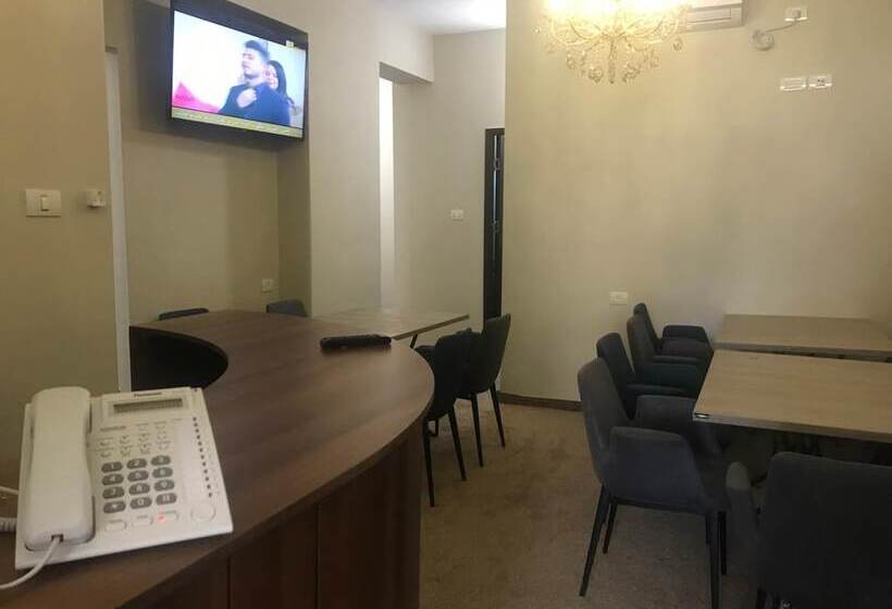 پانسیون Eli Guest House