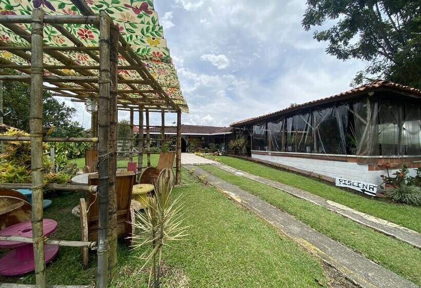 بنسيون Finca Hotel Villaluzandi