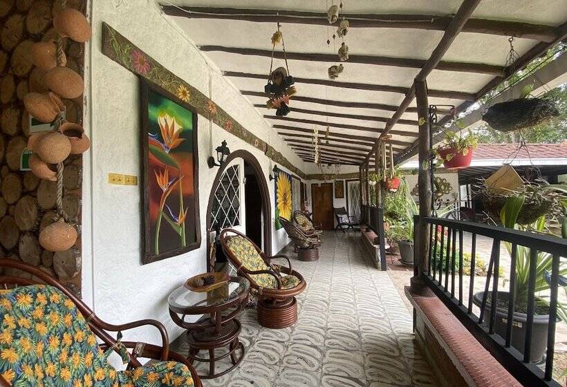 بنسيون Finca Hotel Villaluzandi