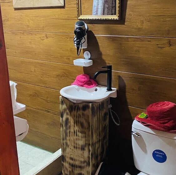 펜션 Guest House Pura Vida