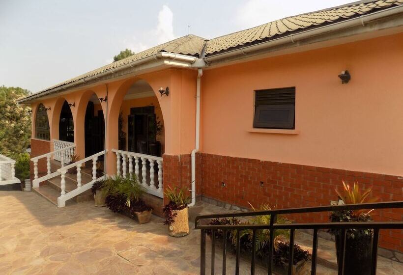 پانسیون Heritage Country Club