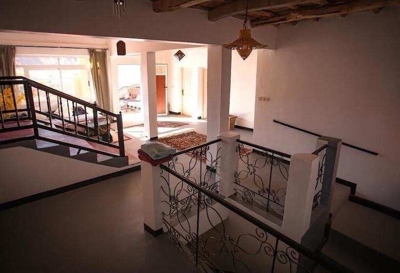 Пансион Monkey Finger House