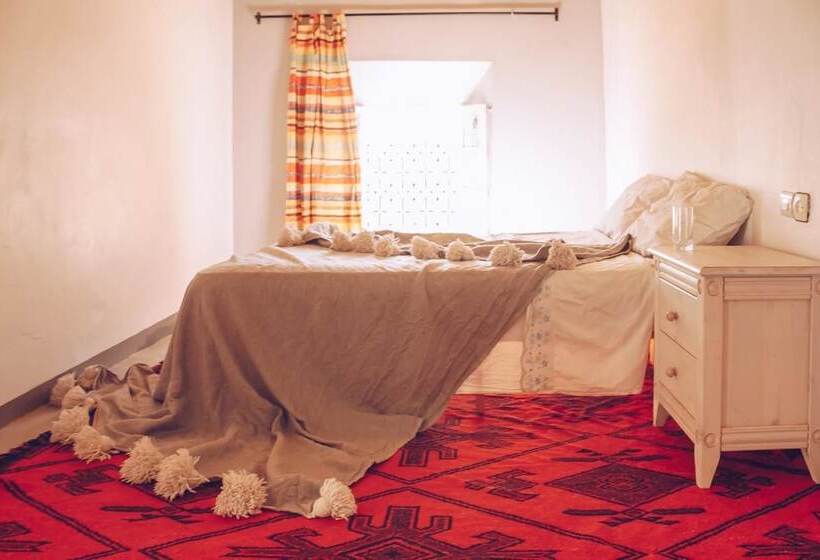 Пансион Monkey Finger House