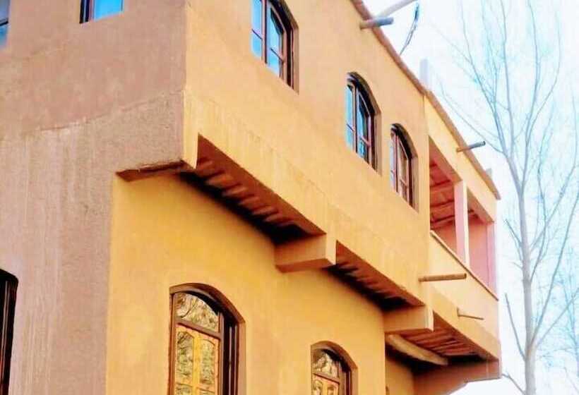 פנסיון Riad Marhaba