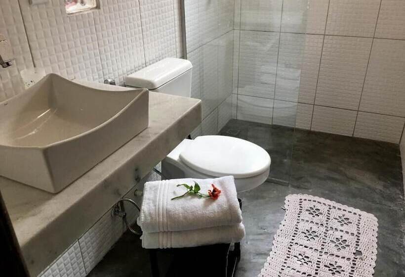 膳宿费 Salamandra Guest House