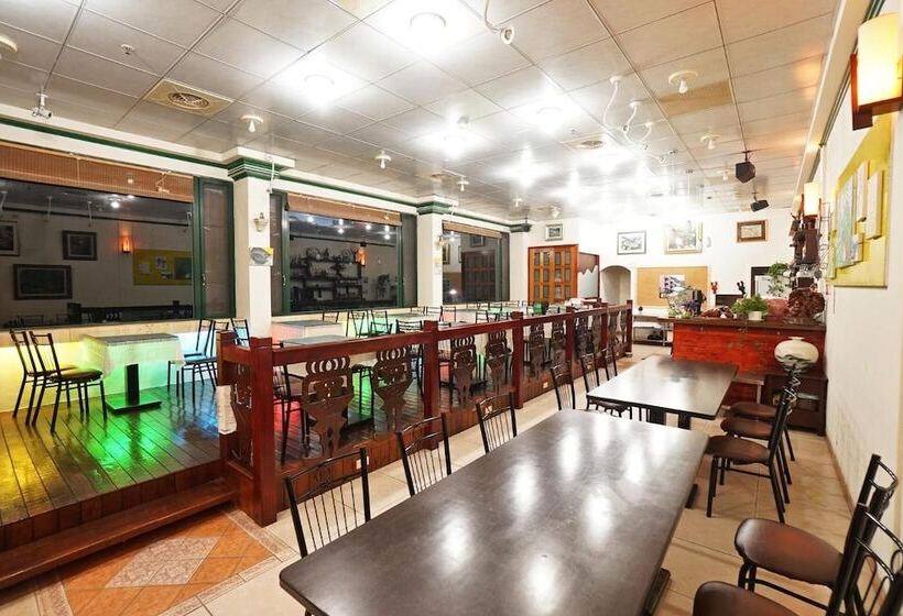 پانسیون Xanadu Hostel