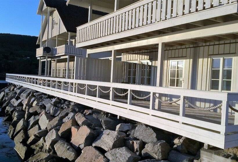 Tingvoll Fjordhotell