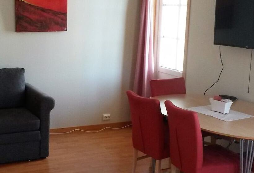 Tingvoll Fjordhotell