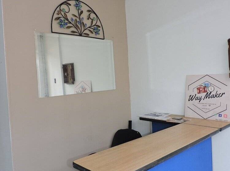 Way Maker Hostal