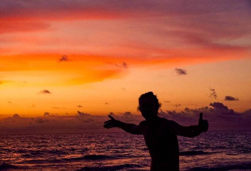 הוסטל Zion Beach House   Adults Only