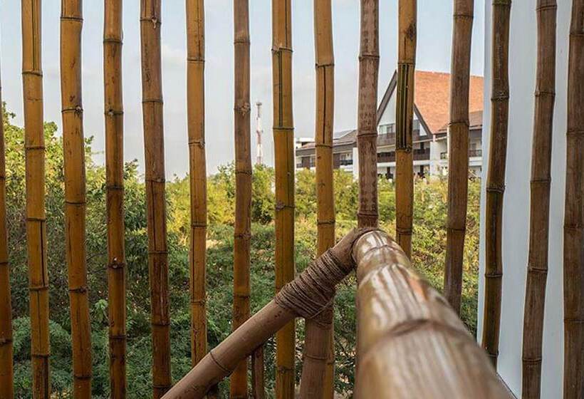 הוסטל Zion Beach House   Adults Only