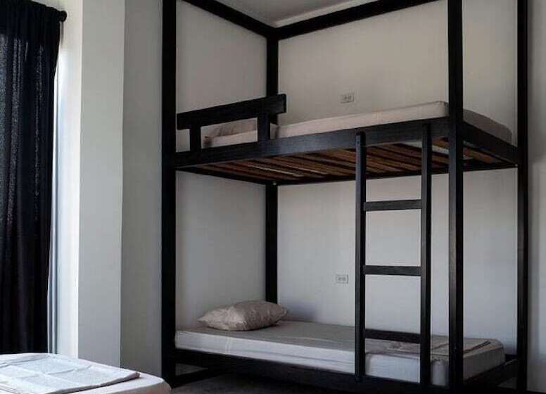 הוסטל Zion Beach House   Adults Only