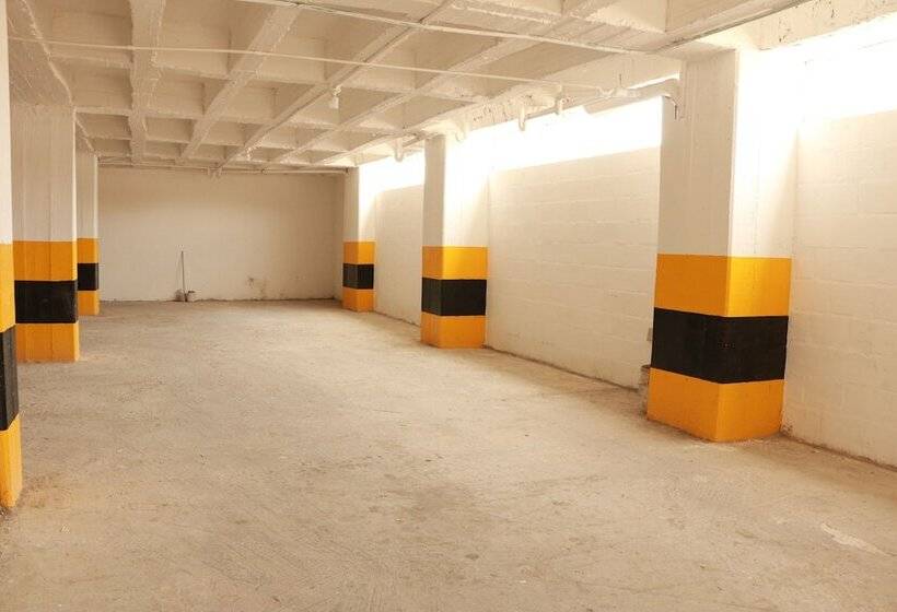 Apartasuites La Flora