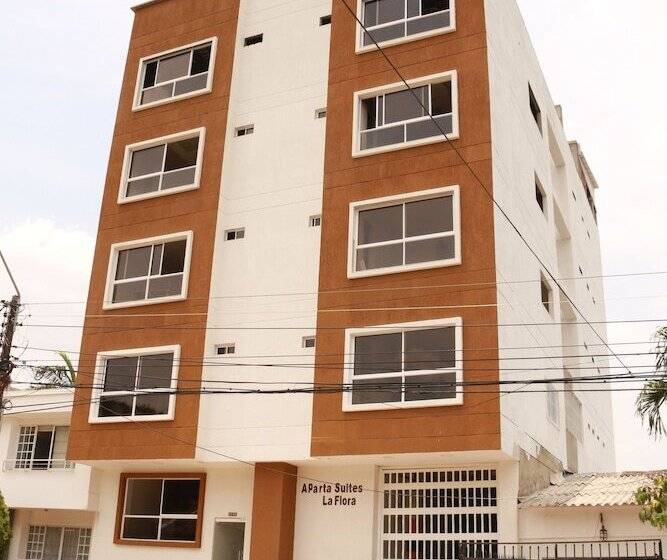 Apartasuites La Flora