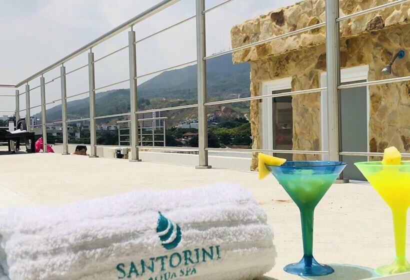 Apartasuites La Flora