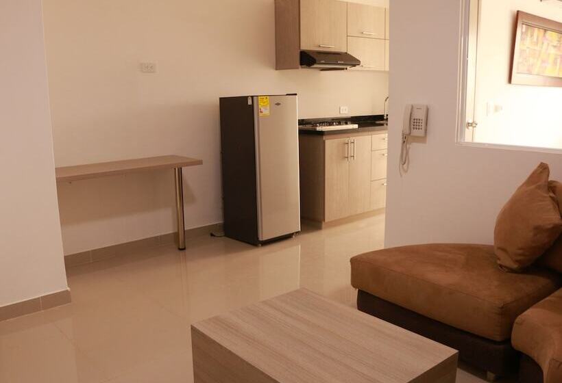 Apartasuites La Flora