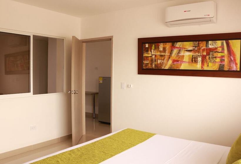 Apartasuites La Flora