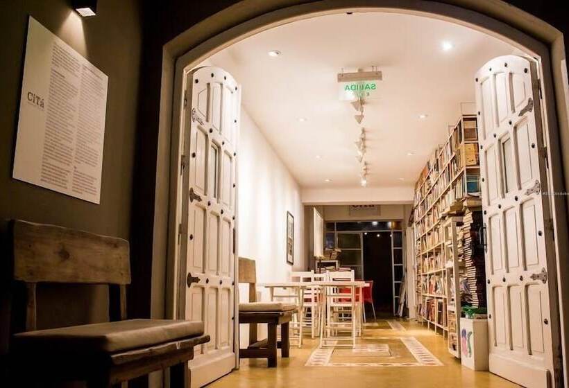 تختخواب و صبحانه Casa Citá