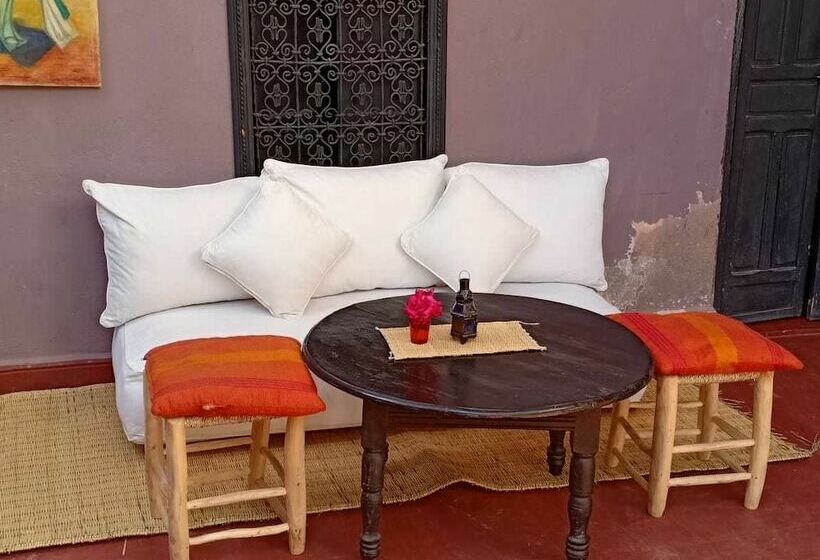 مبيت وإفطار Dar Tadout