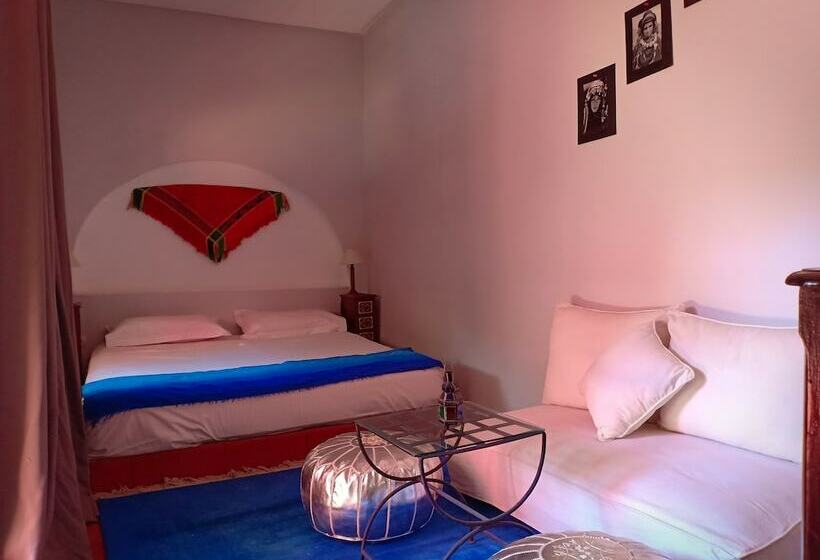 تختخواب و صبحانه Dar Tadout