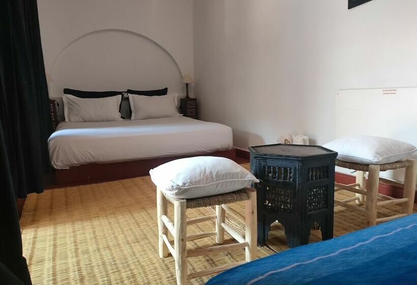 تختخواب و صبحانه Dar Tadout