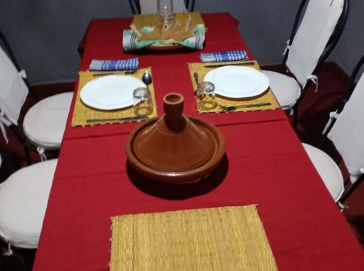 تختخواب و صبحانه Dar Tadout